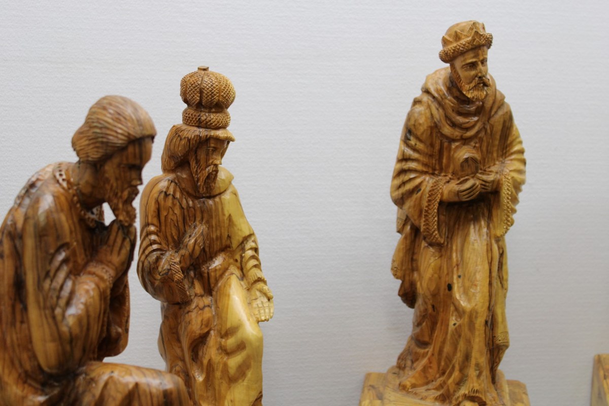 Beveled edge Cross 16cm. — Olive Wood Nativity Sets and Holy Land Art