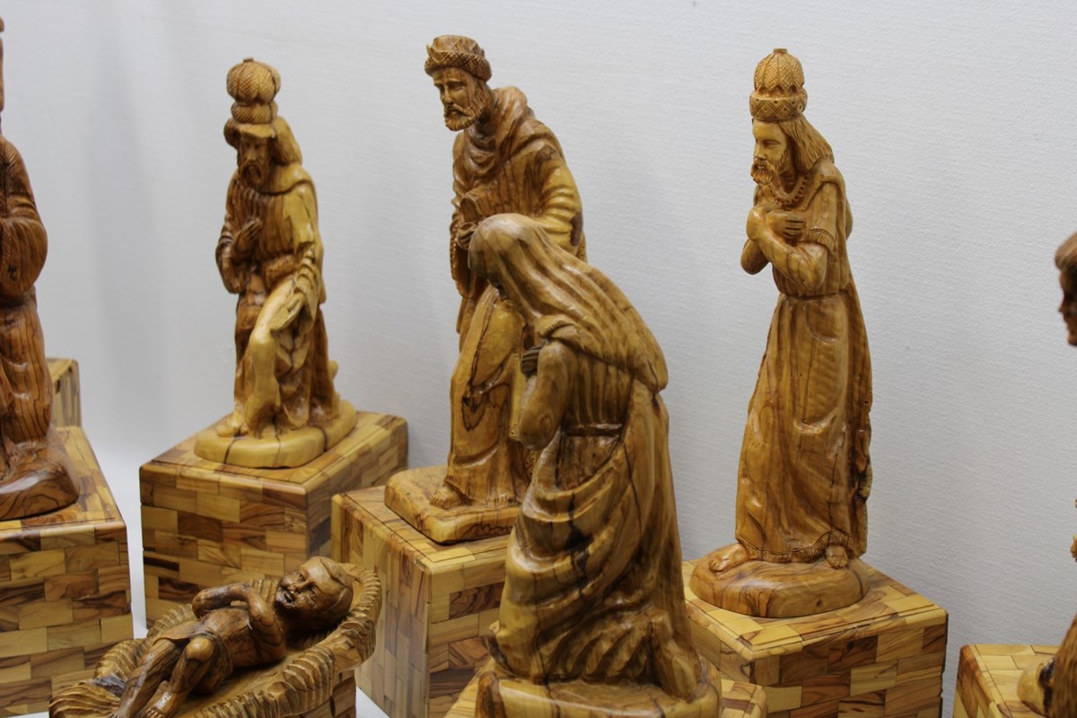 Beveled edge Cross 16cm. — Olive Wood Nativity Sets and Holy Land Art